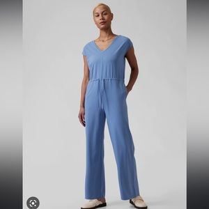 Athleta Willow Jumpsuit, short sleeve, in Cottage Blue. XS Petite, soft jersey.